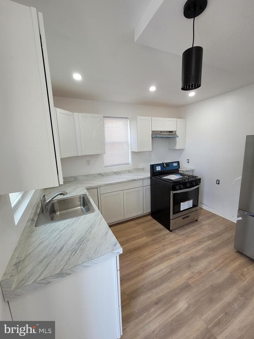 2125 Ruffner Street photo 7
