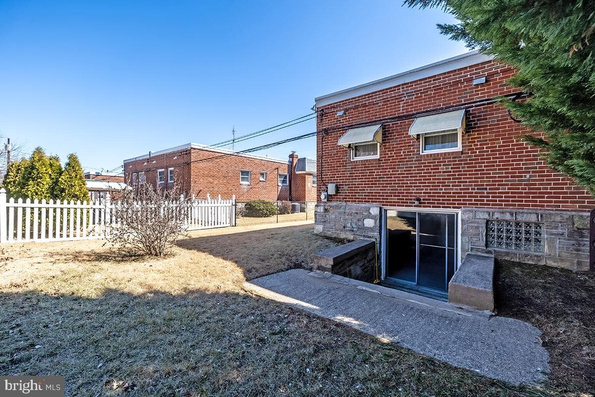 7838 Anita Drive photo 4