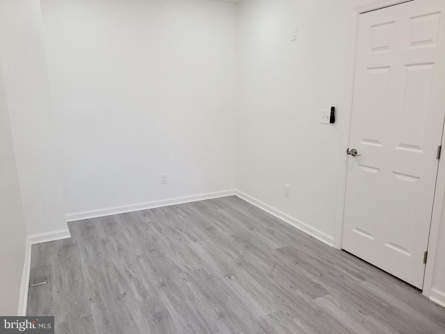 64 E Hortter Street photo 12