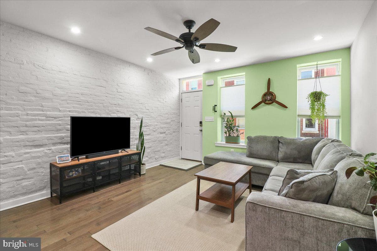 1521 S Capitol Street photo 6