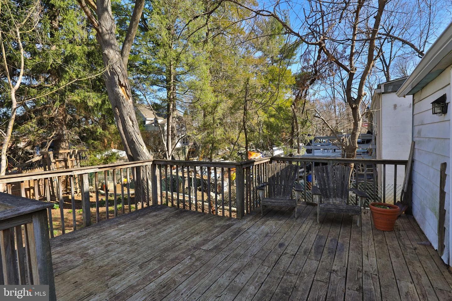 745 Hendren Street photo 25