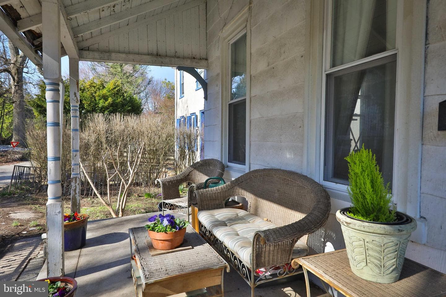 745 Hendren Street photo 3