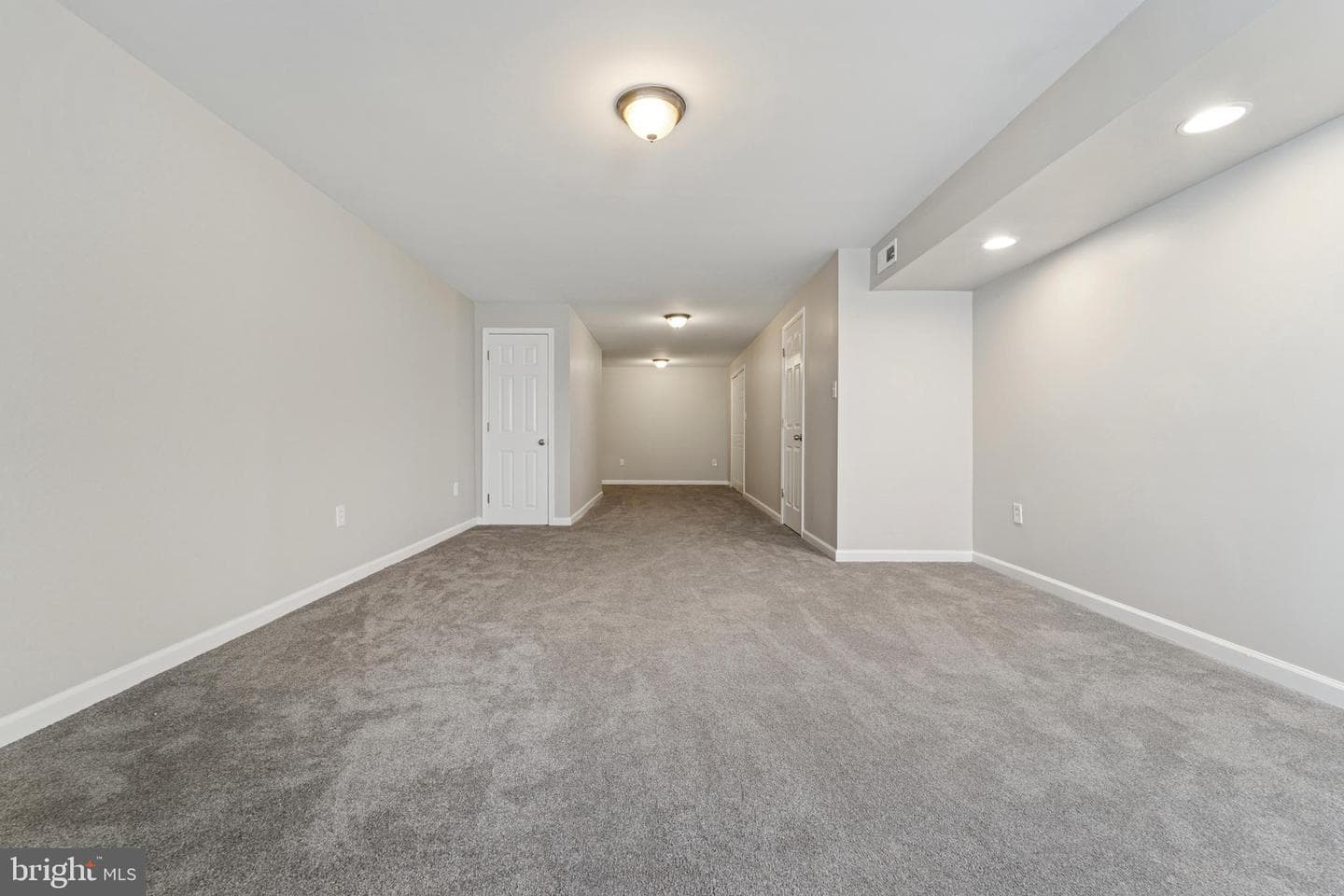 2564 Castor Avenue photo 22