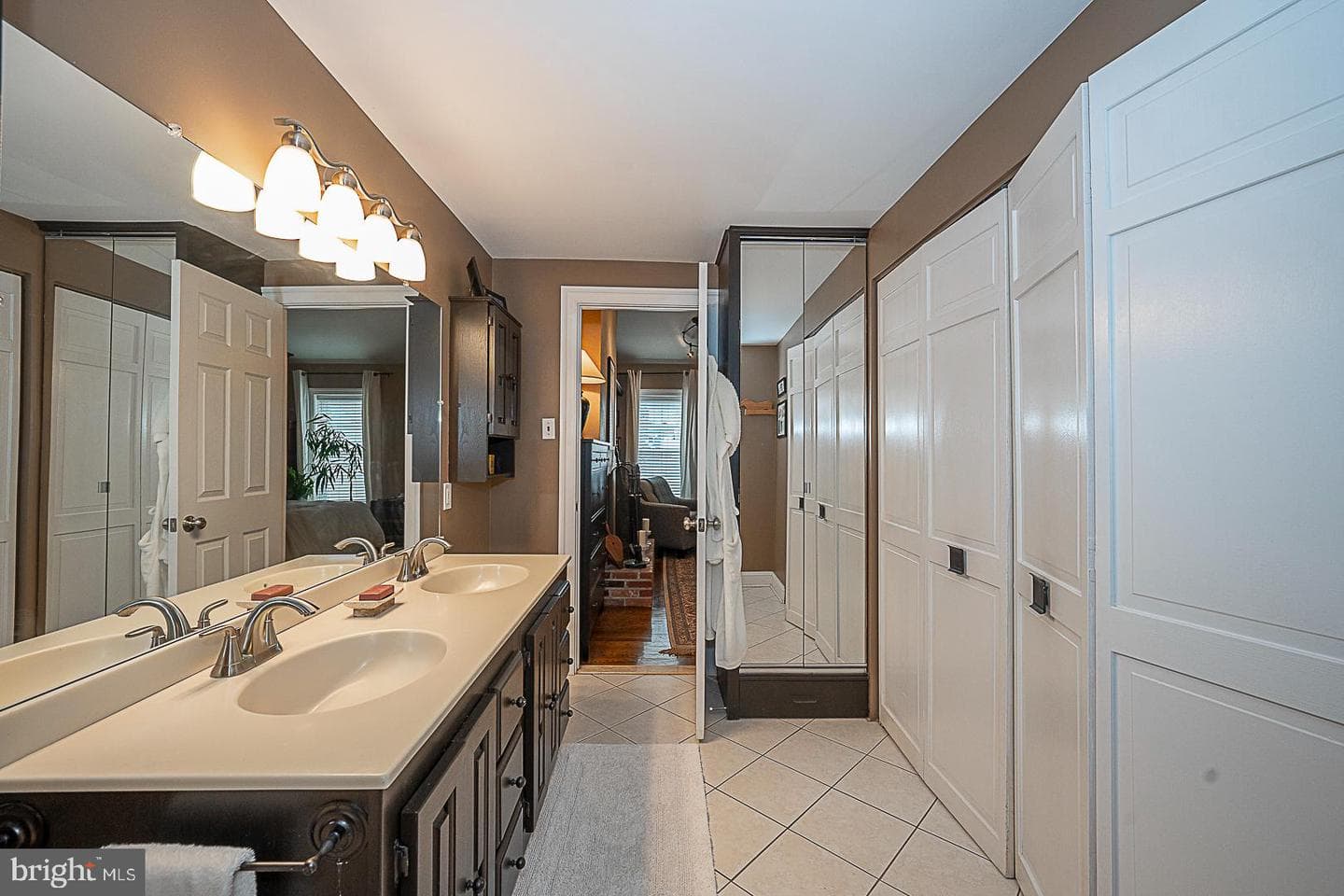 2317 Fairmount Avenue photo 39