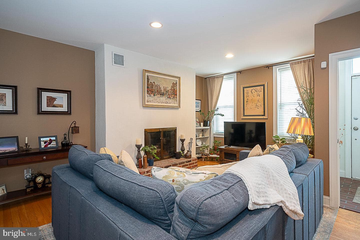 2317 Fairmount Avenue photo 4