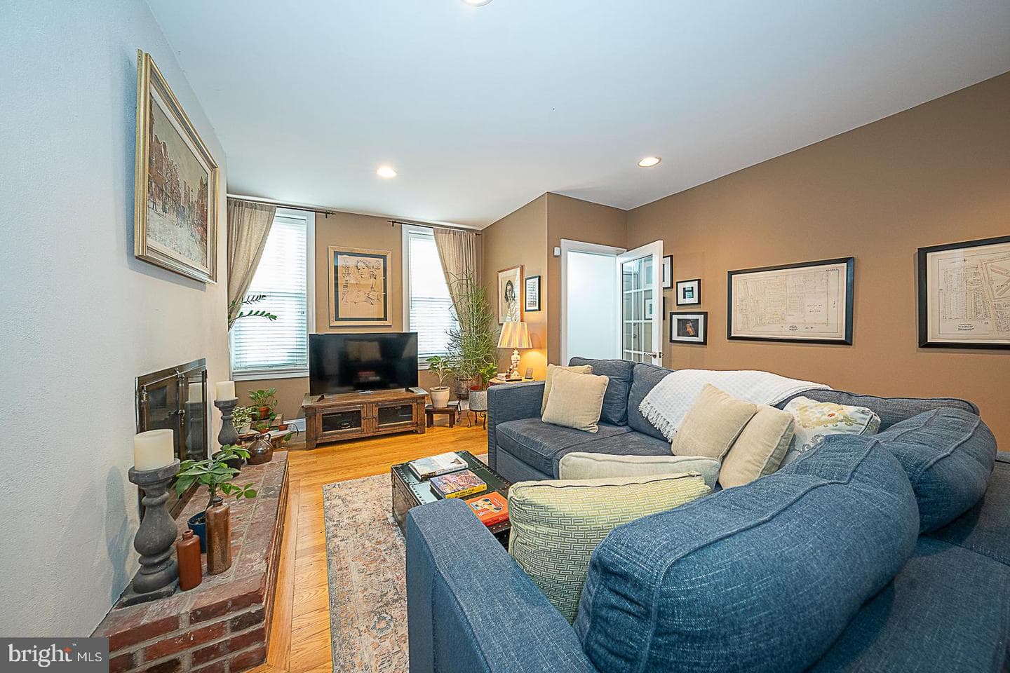 2317 Fairmount Avenue photo 5