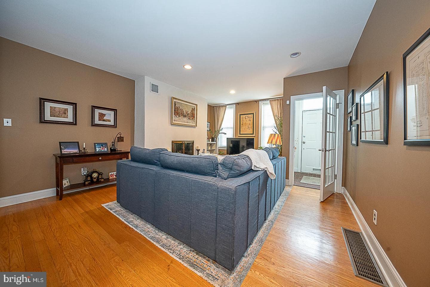 2317 Fairmount Avenue photo 8