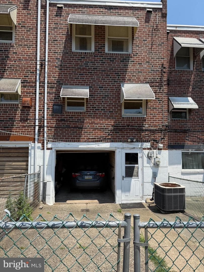 4516 Strahle Street photo 2