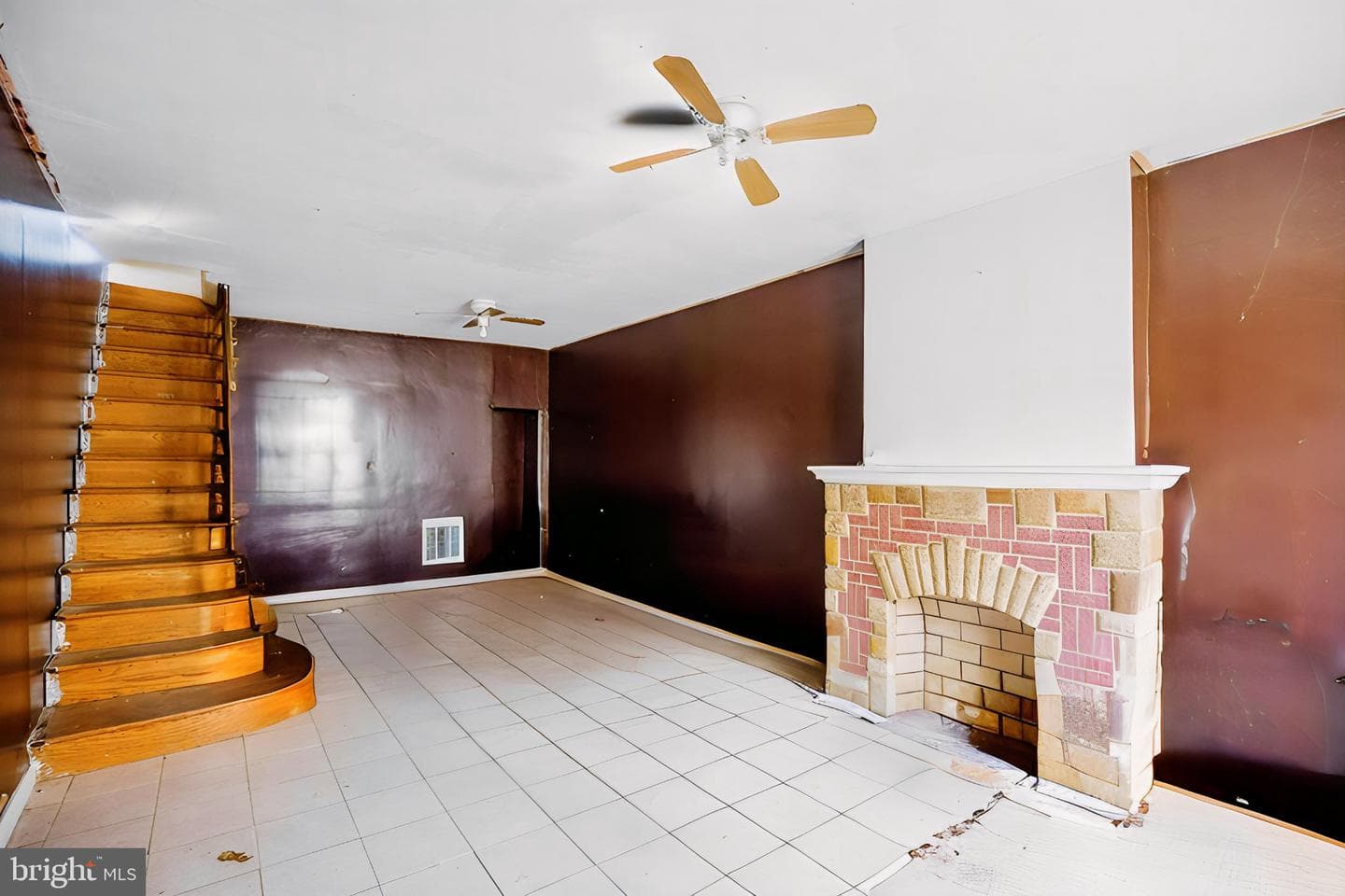 2122 E Birch Street photo 1