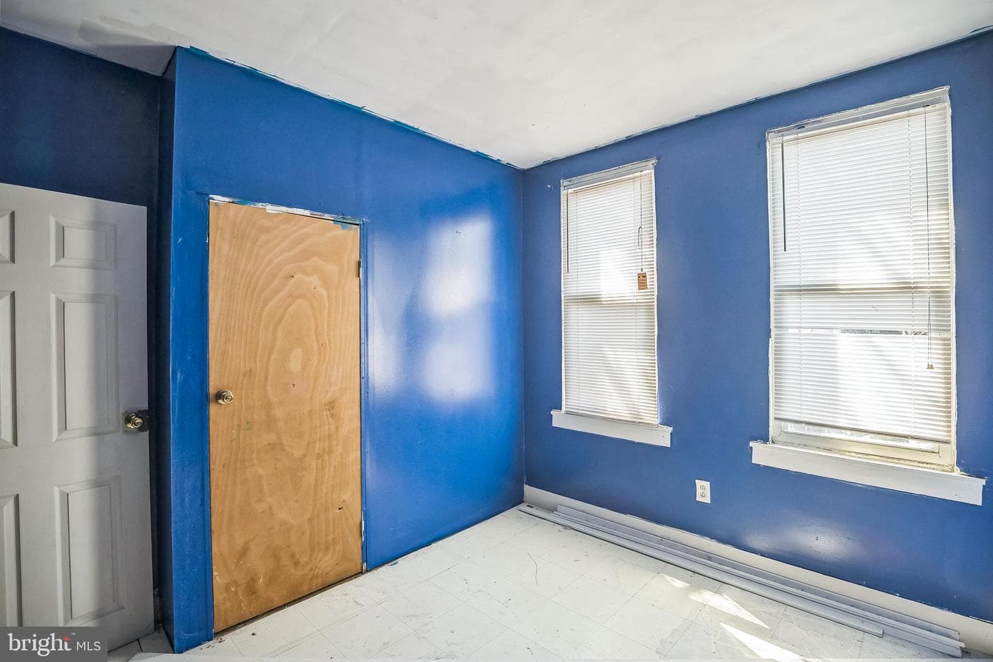 2122 E Birch Street photo 10