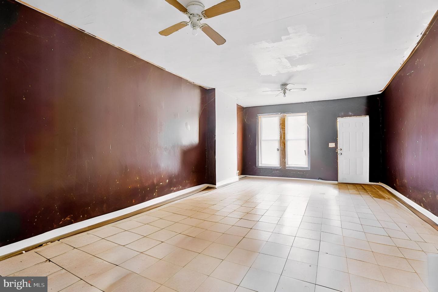 2122 E Birch Street photo 2