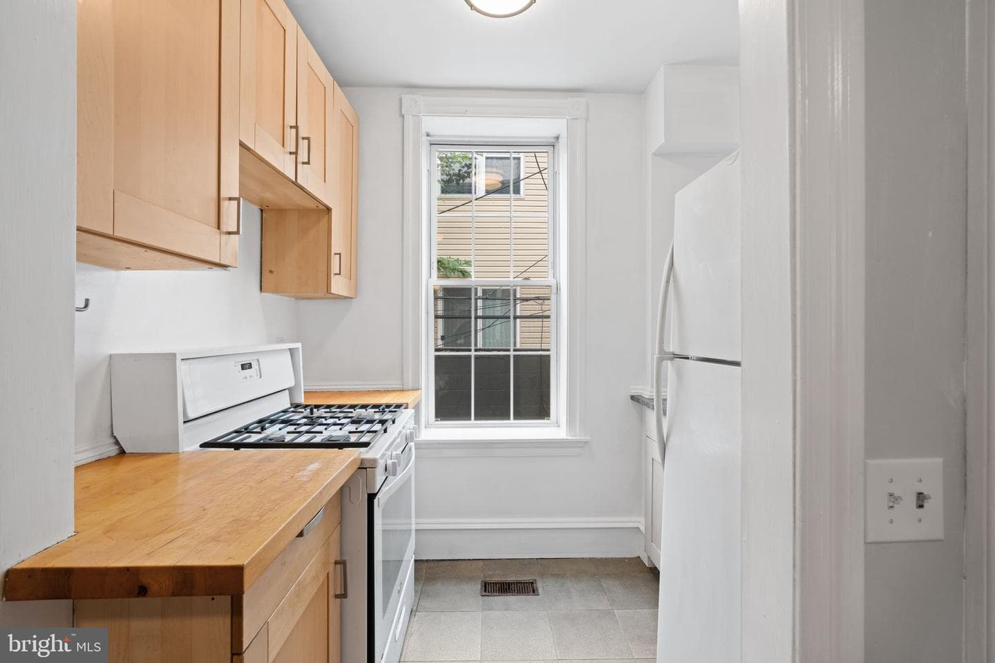 5130 Malcolm Street photo 5