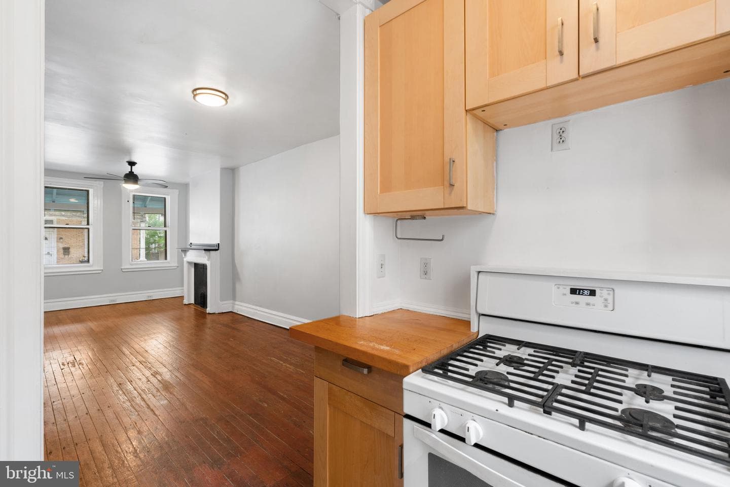 5130 Malcolm Street photo 7