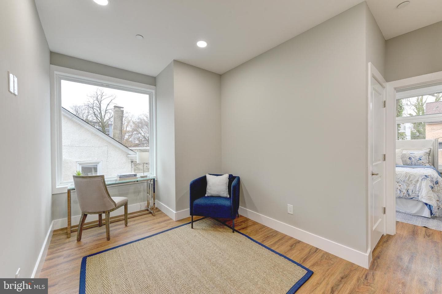 135 E Springer Street photo 14