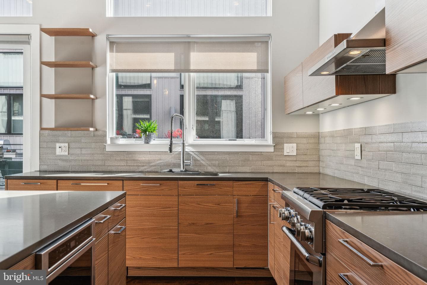 825 N Orkney Street photo 34