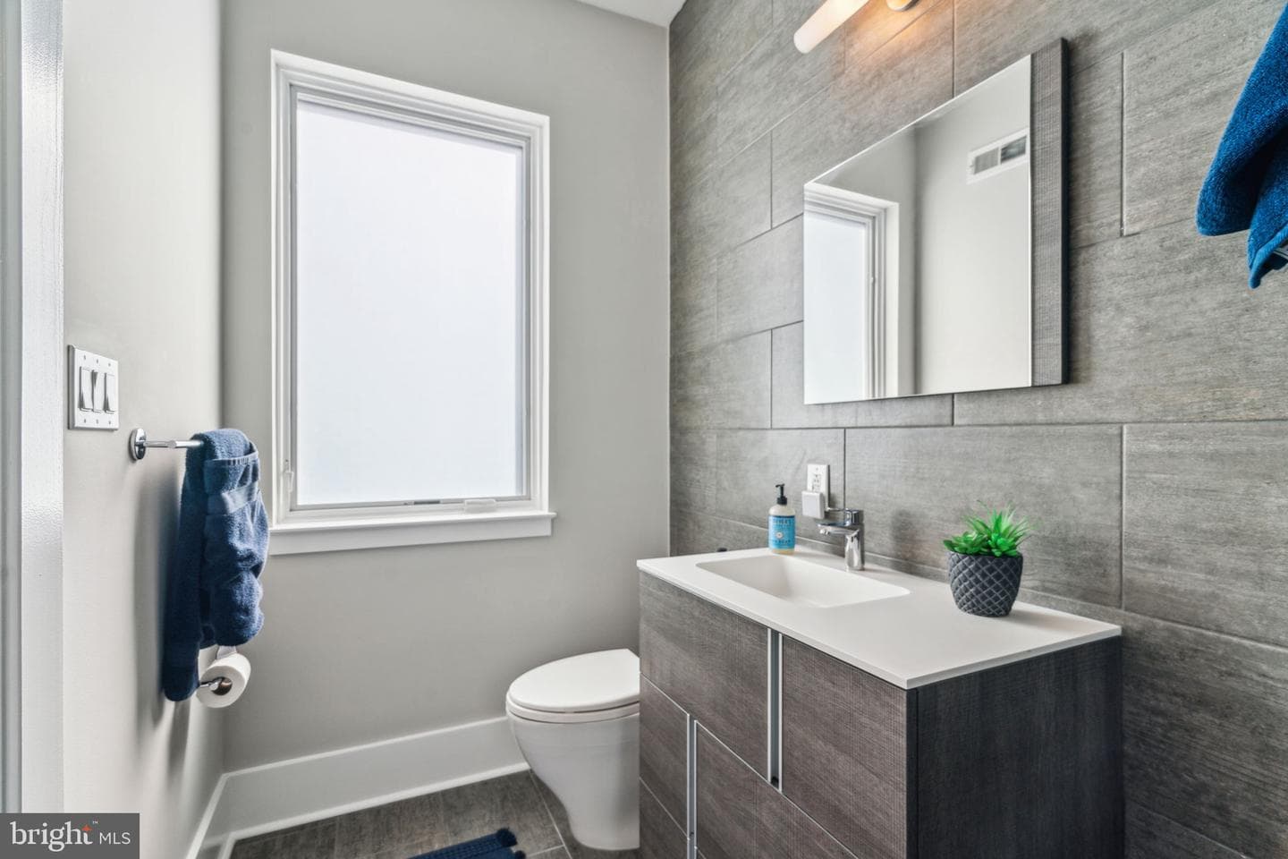 825 N Orkney Street photo 56