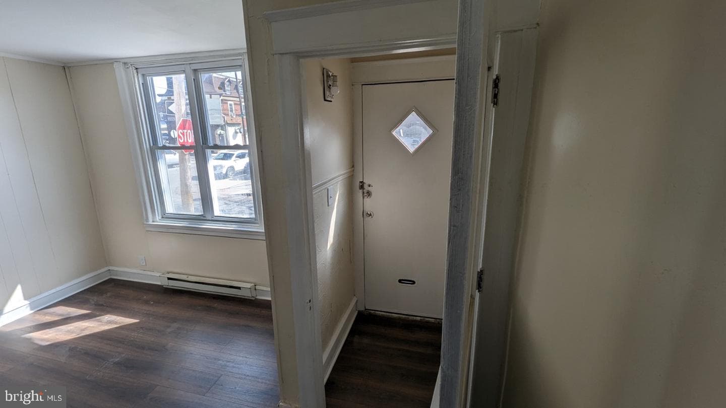 2203 Yelland Street photo 2