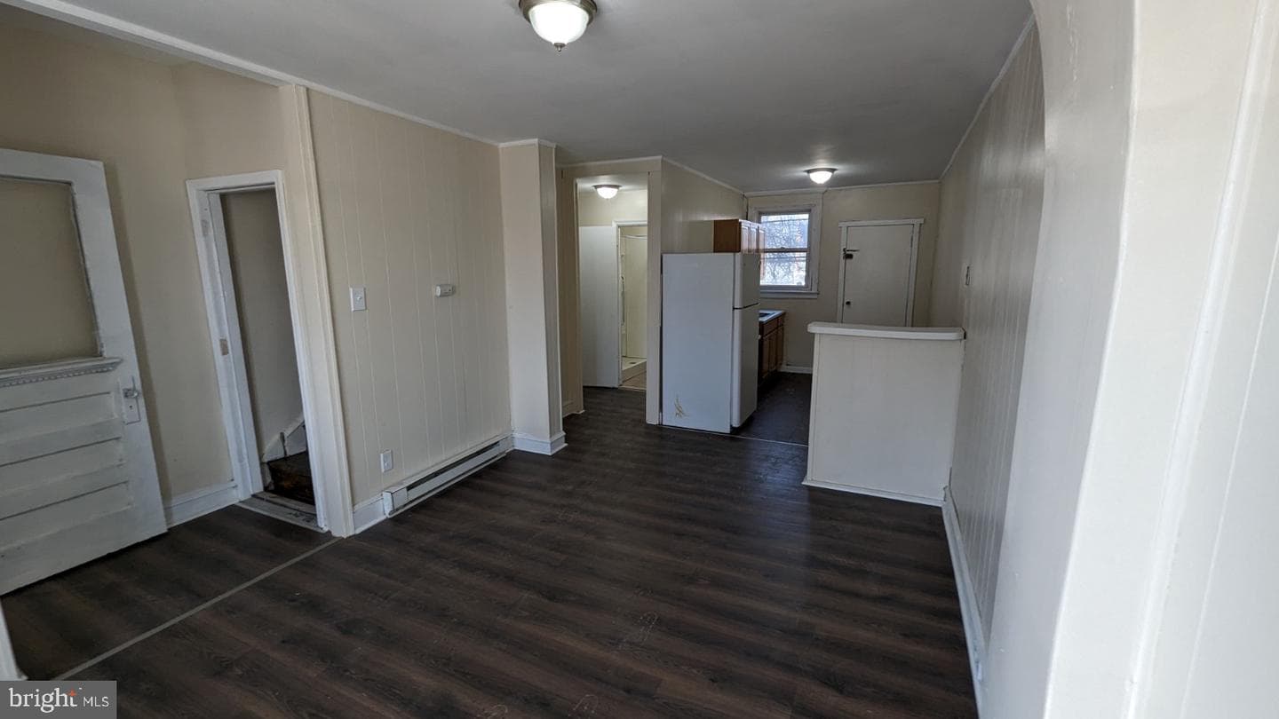 2203 Yelland Street photo 3