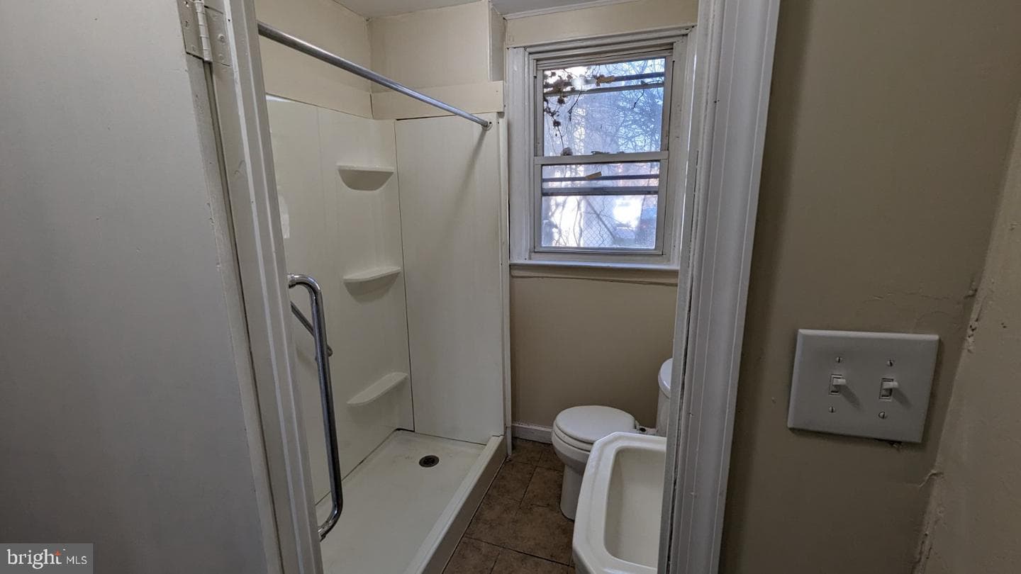 2203 Yelland Street photo 5