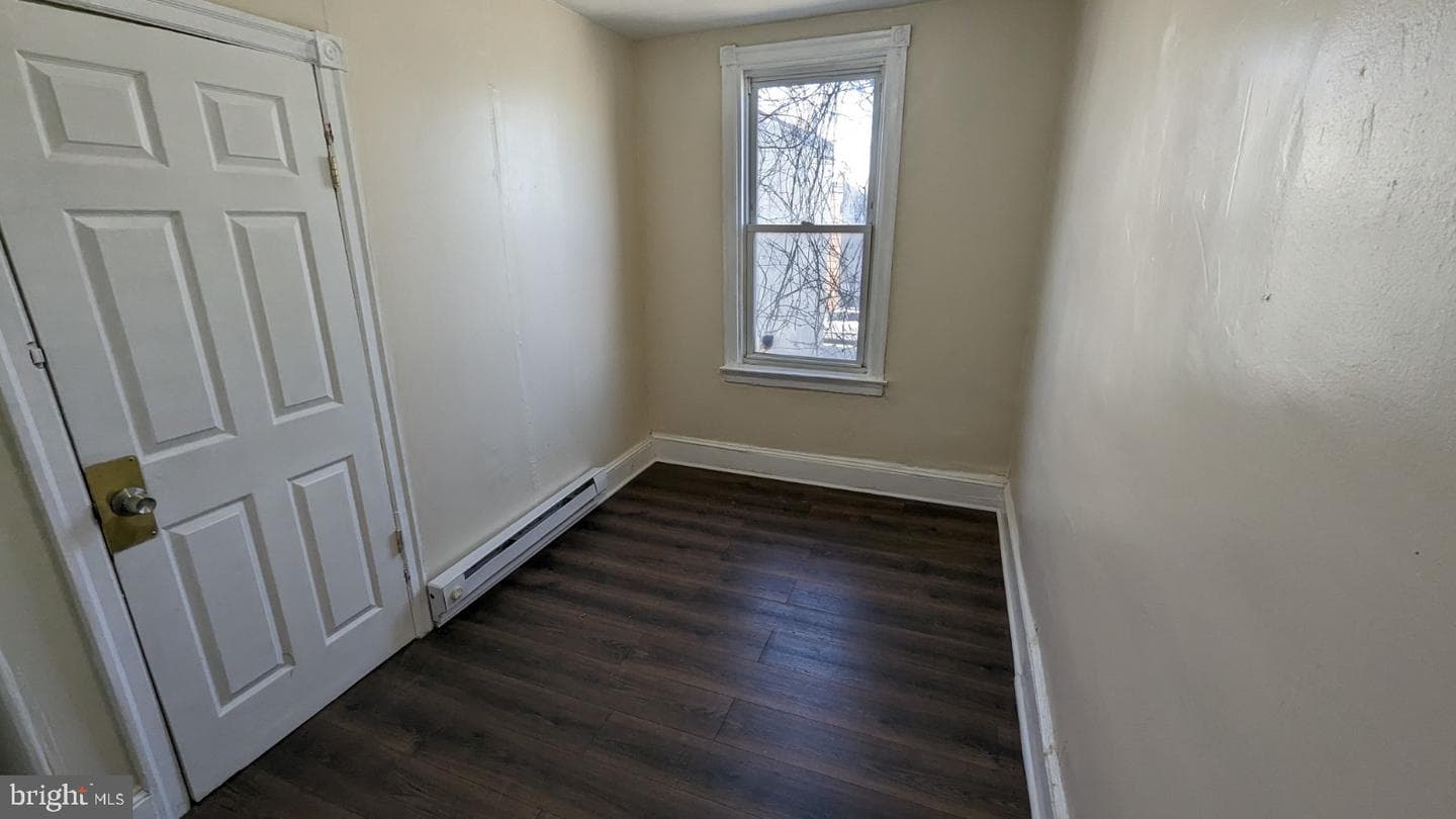 2203 Yelland Street photo 9