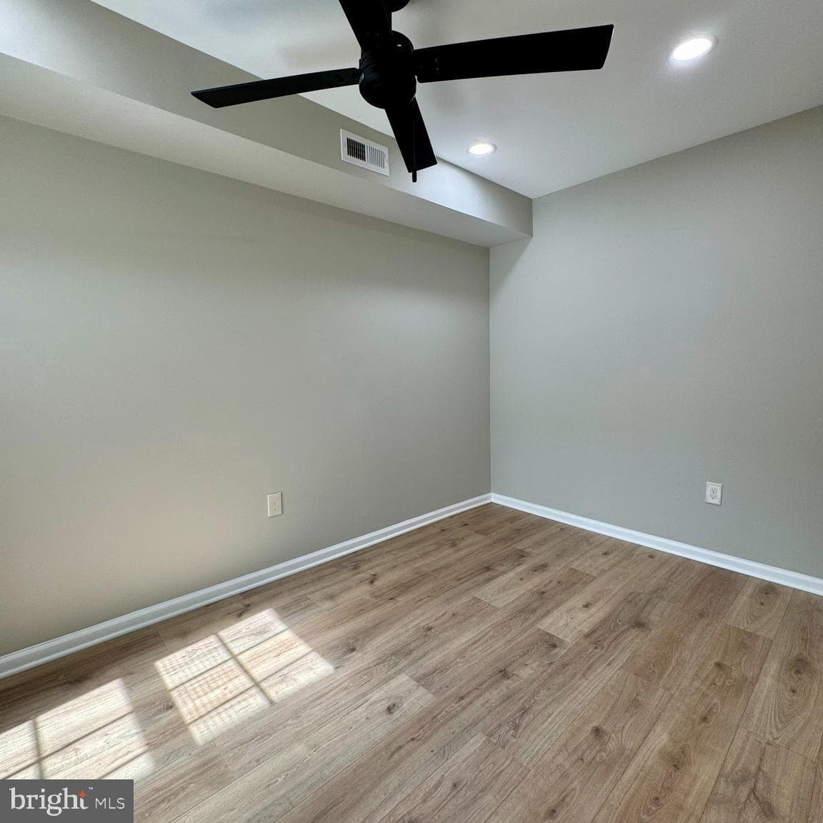 3255 Miller Street photo 16