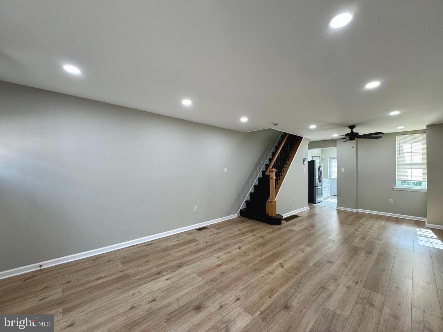 3255 Miller Street photo 4