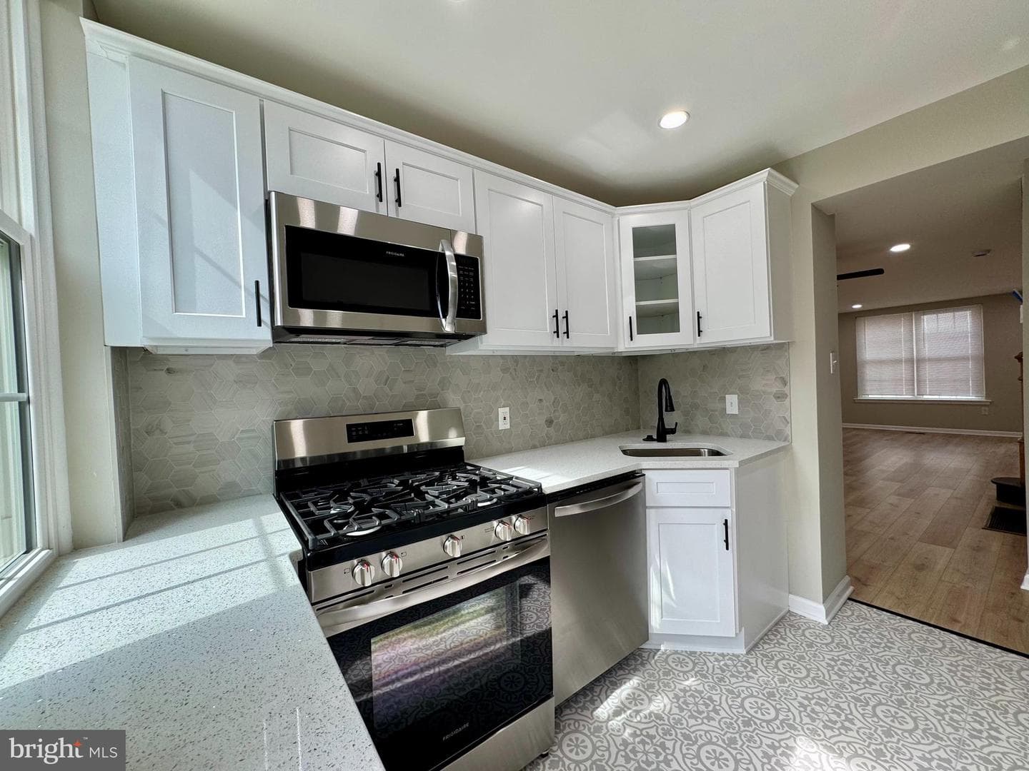 3255 Miller Street photo 5