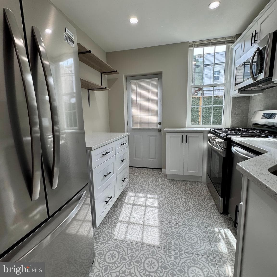3255 Miller Street photo 8