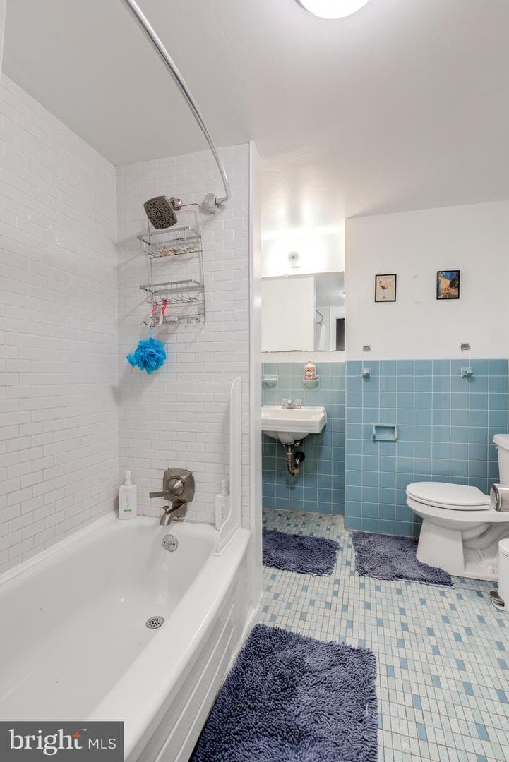 3940 Delancey Street photo 23