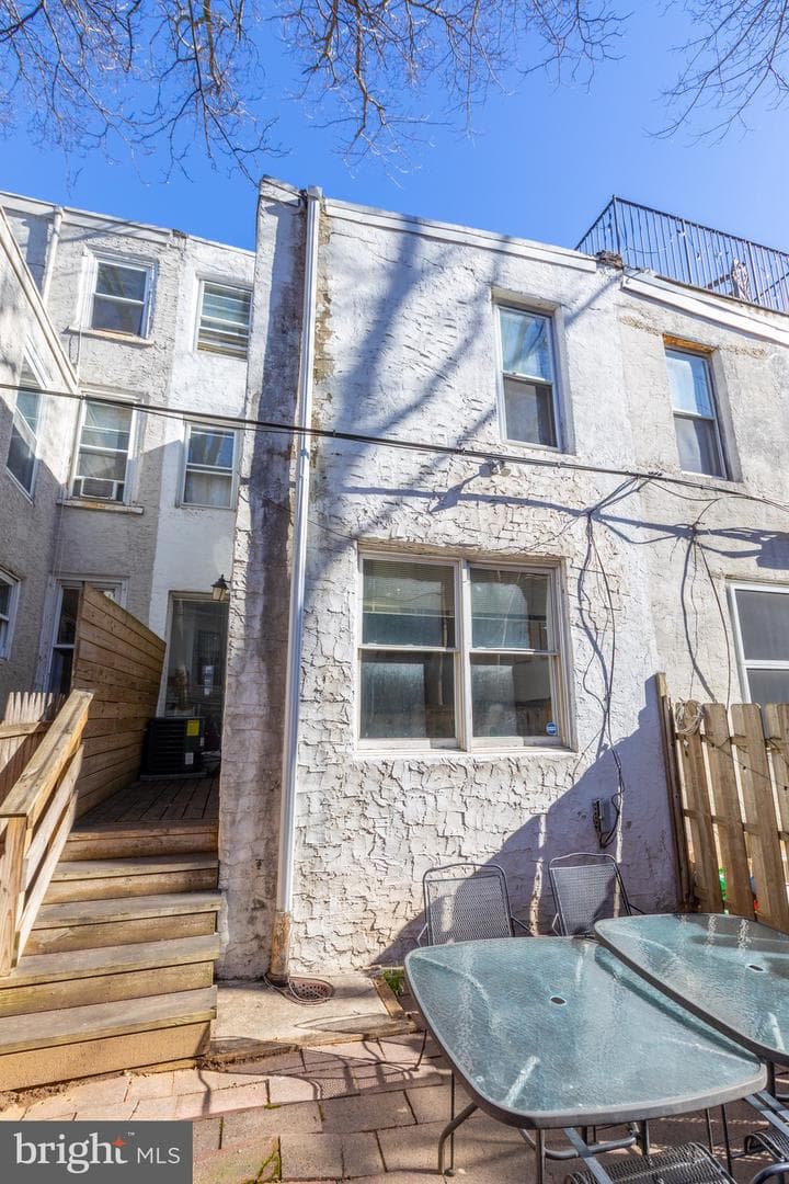 3940 Delancey Street photo 38
