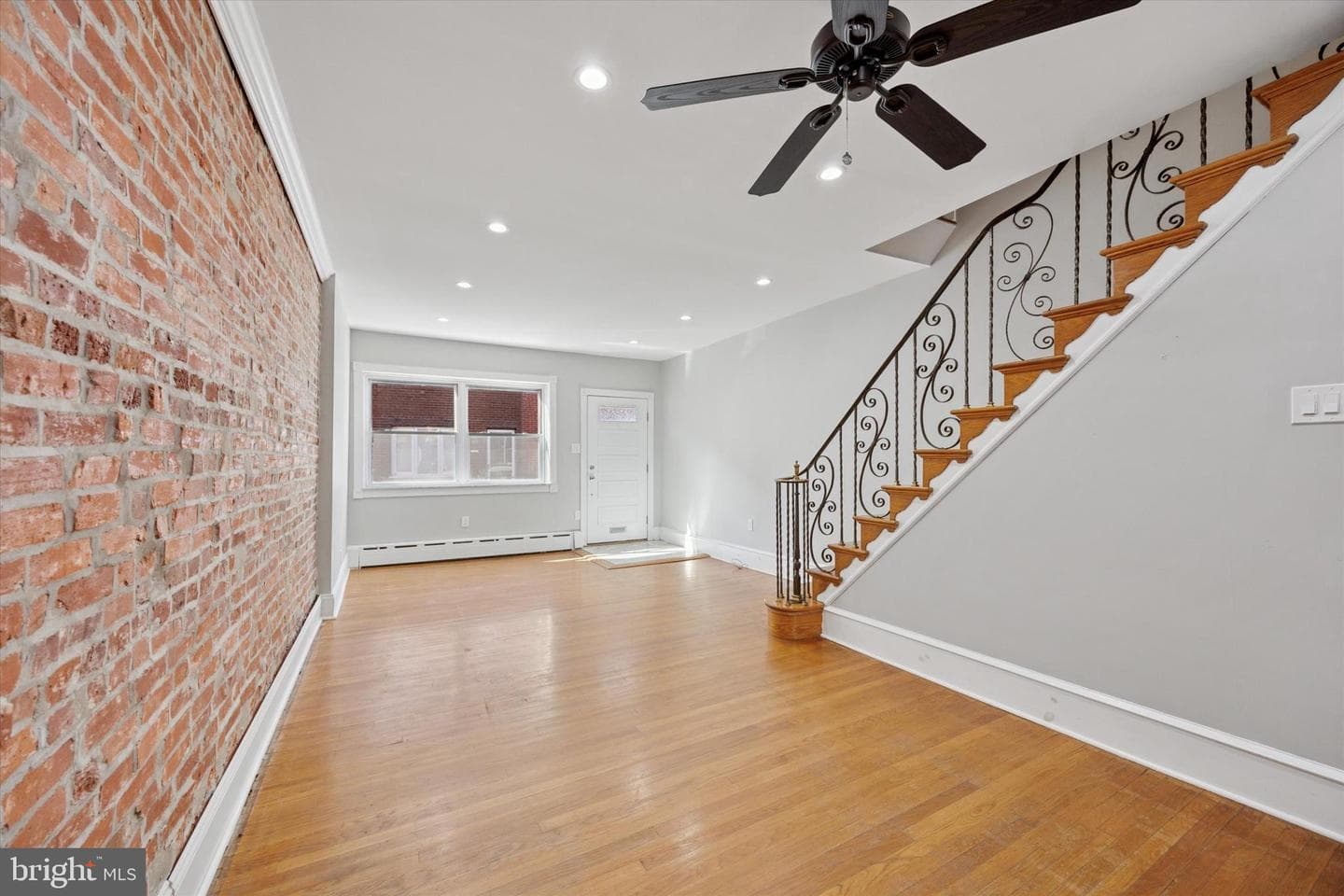 1029 Tree Street photo 6