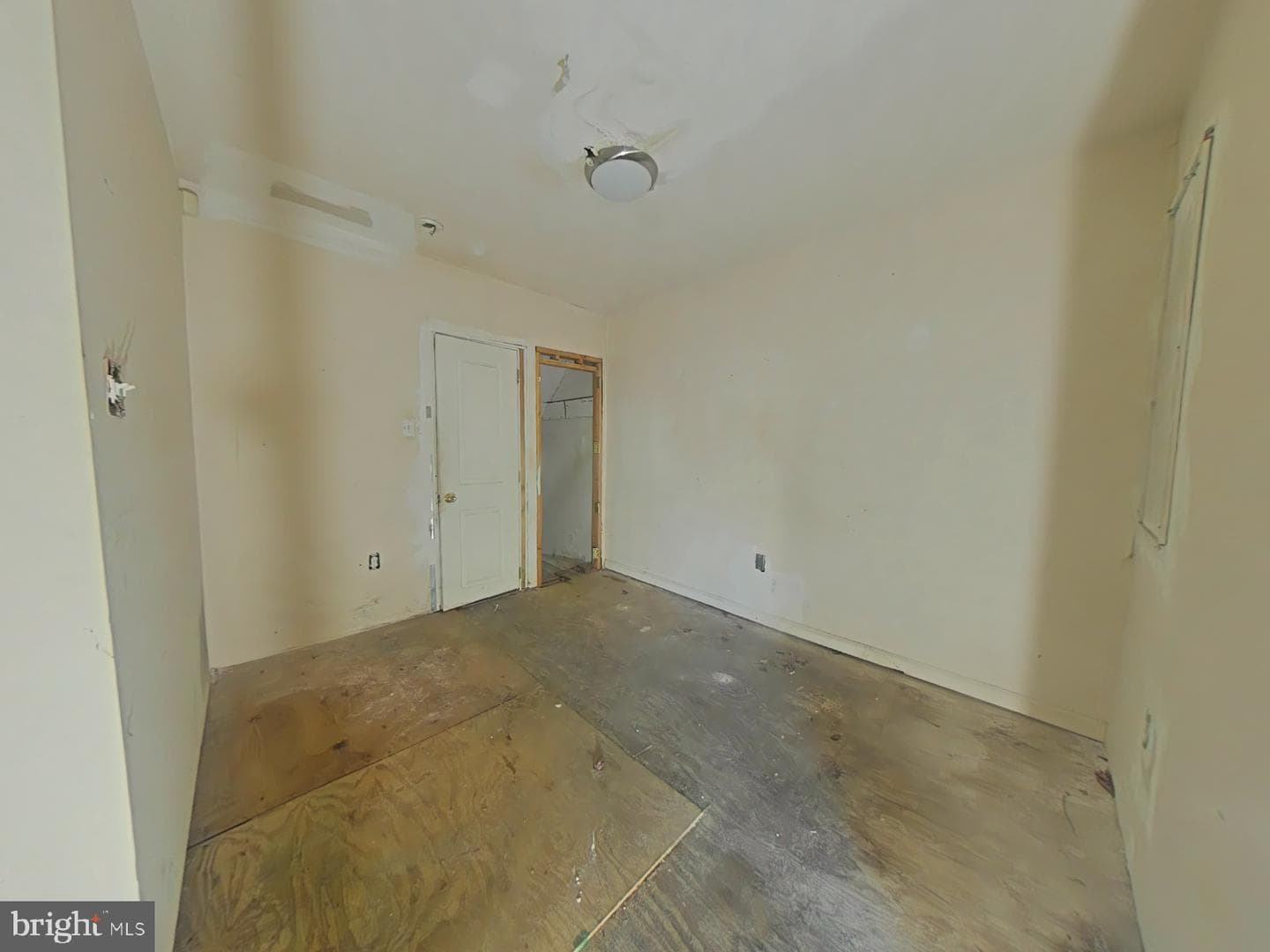 1708 N Lambert Street photo 4