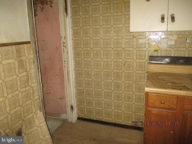 719 S Cecil Street photo 28