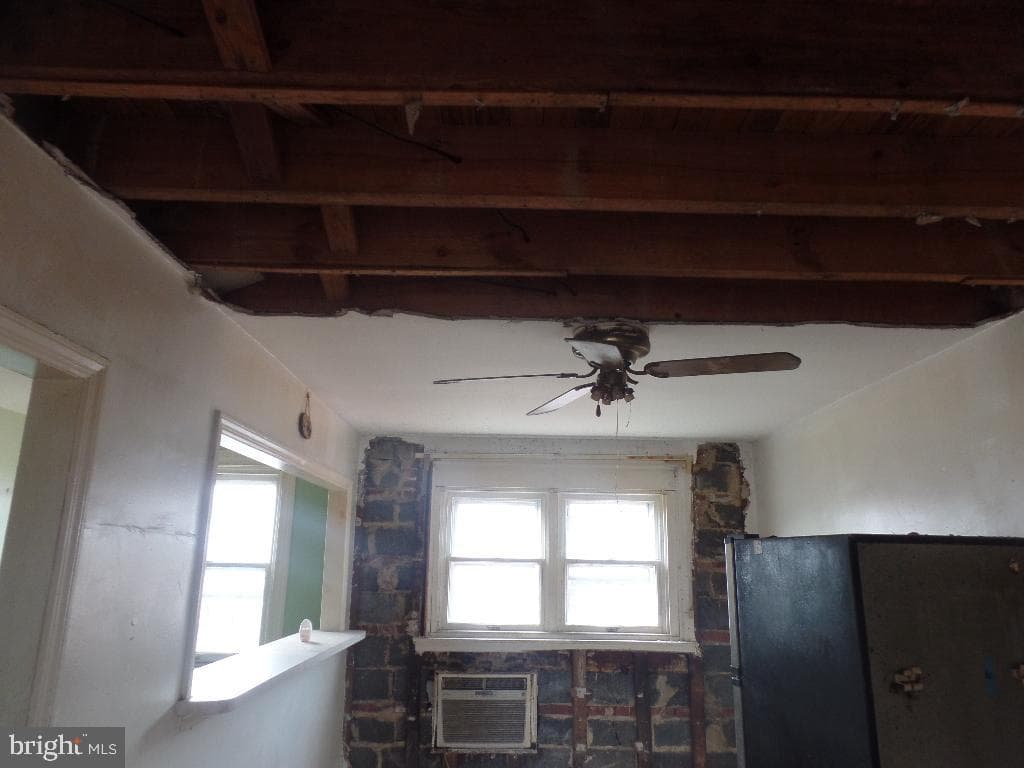 2840 Fanshawe Street photo 8