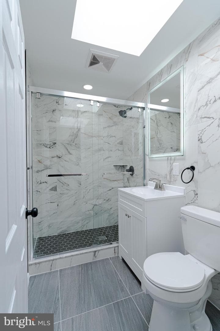 2040 Devereaux Avenue photo 14
