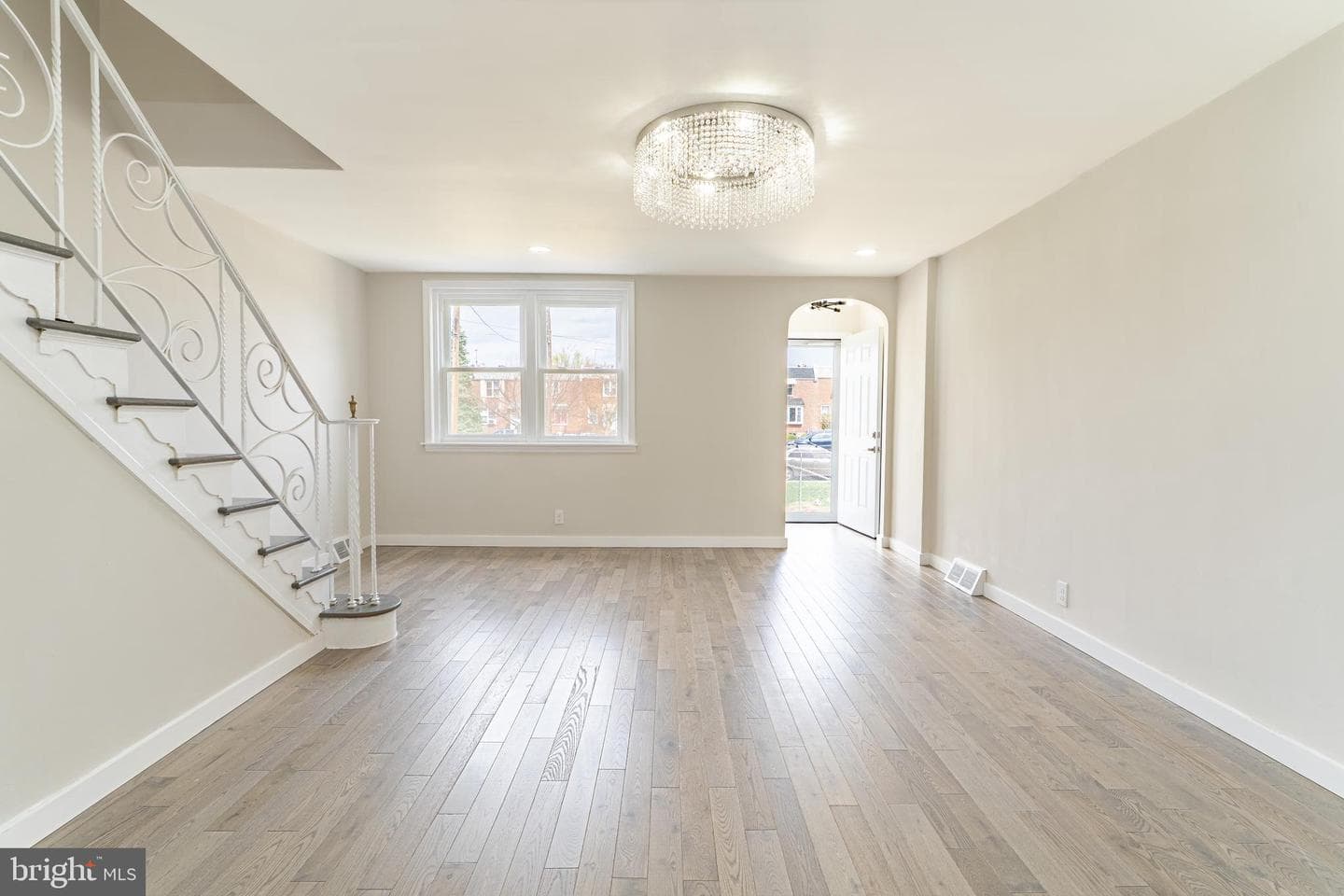 2040 Devereaux Avenue photo 8