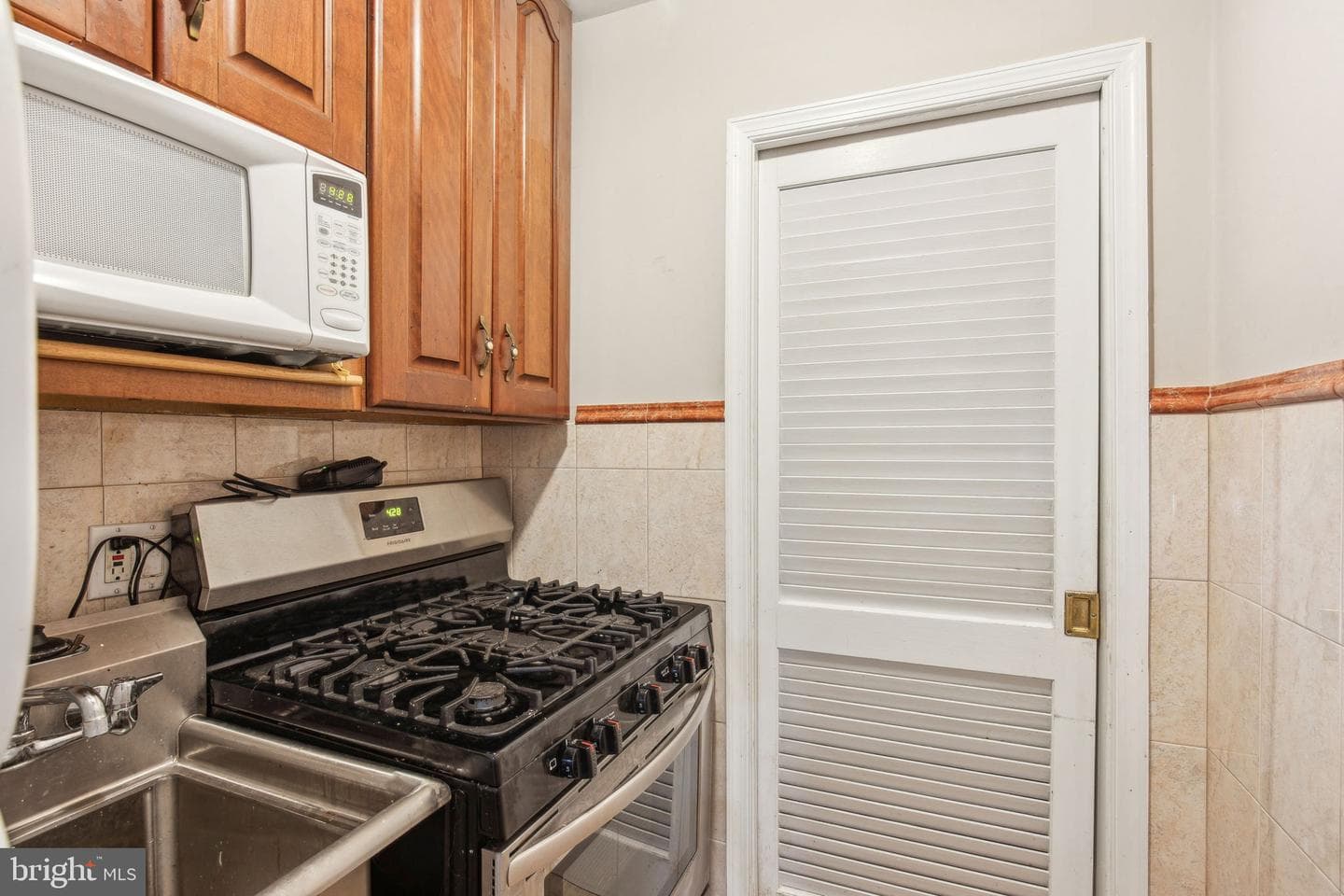 3220 S Smedley Street photo 28