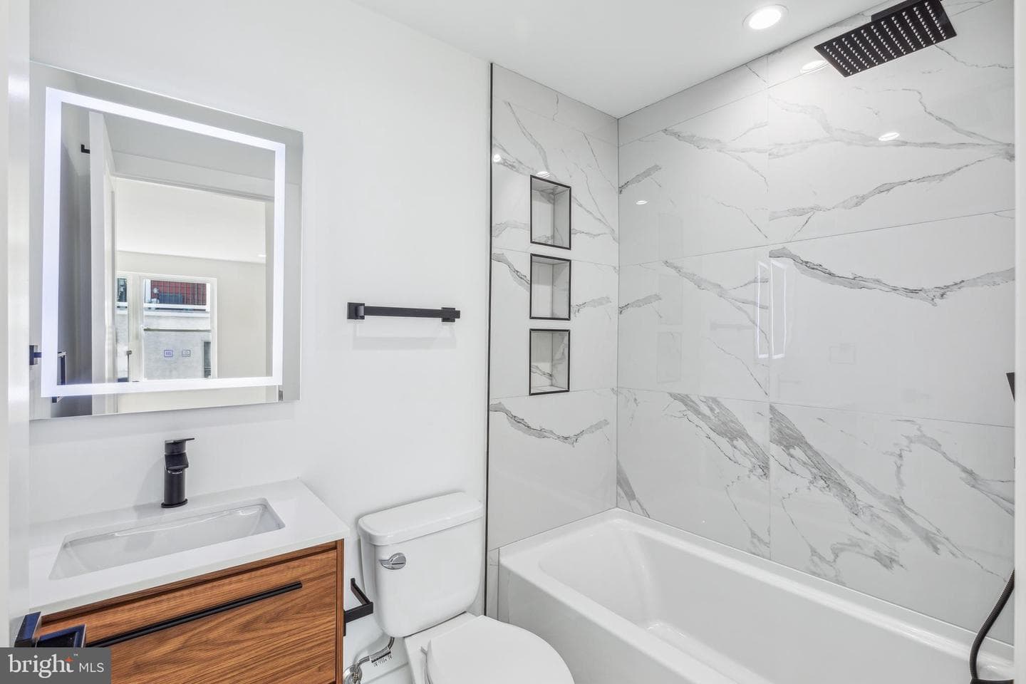 1240 E Fletcher Street photo 12
