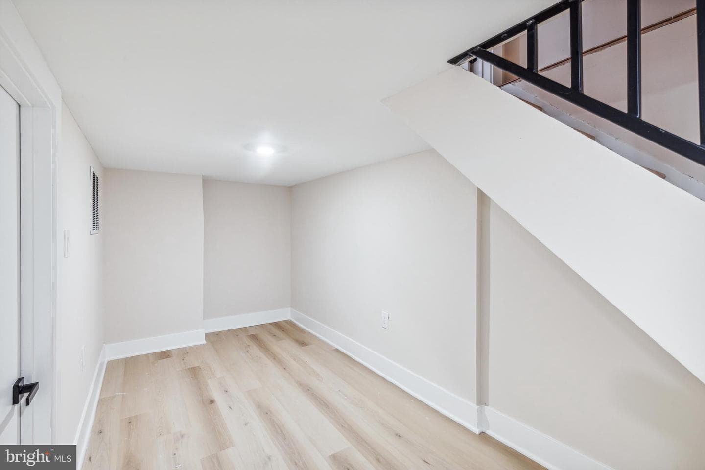 1240 E Fletcher Street photo 37