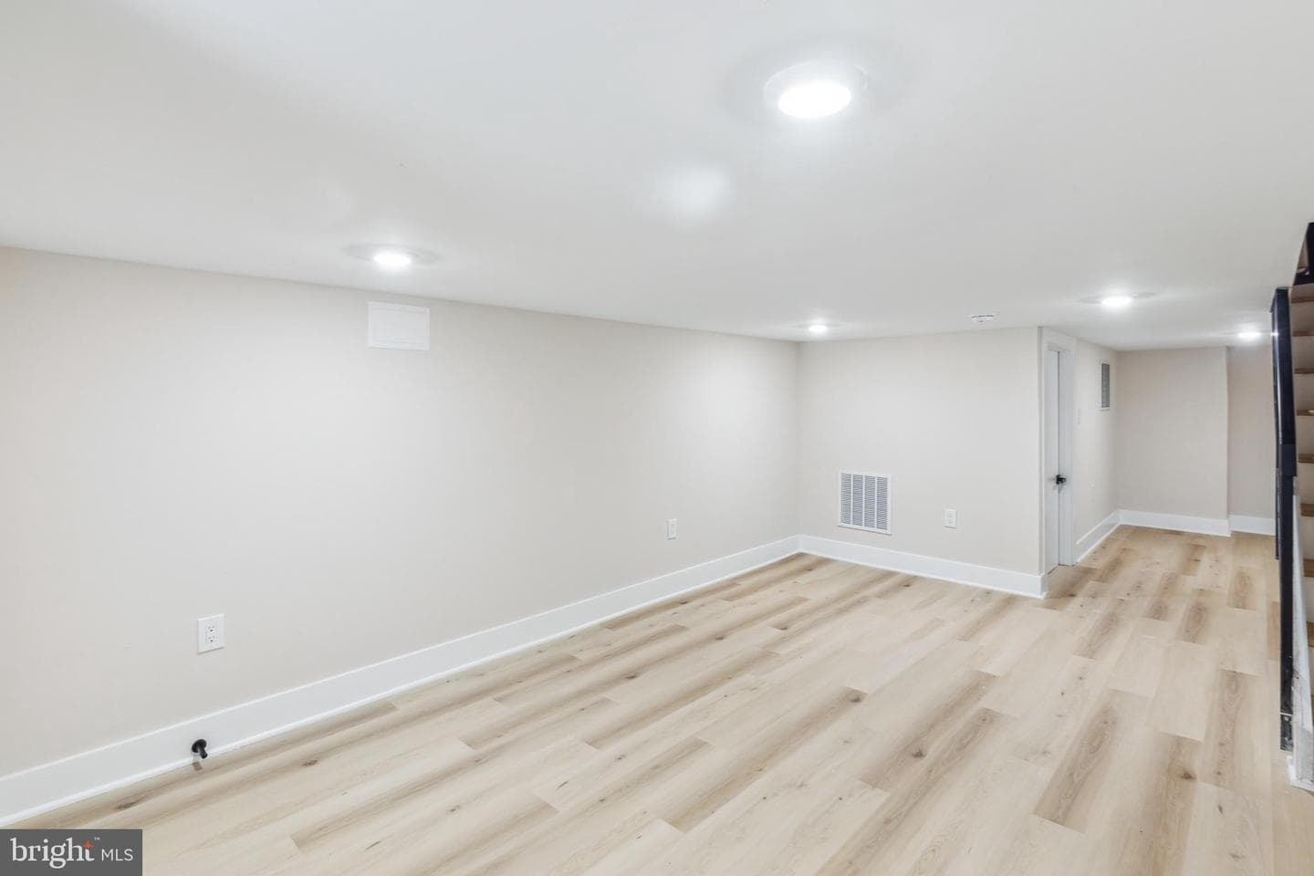1240 E Fletcher Street photo 39