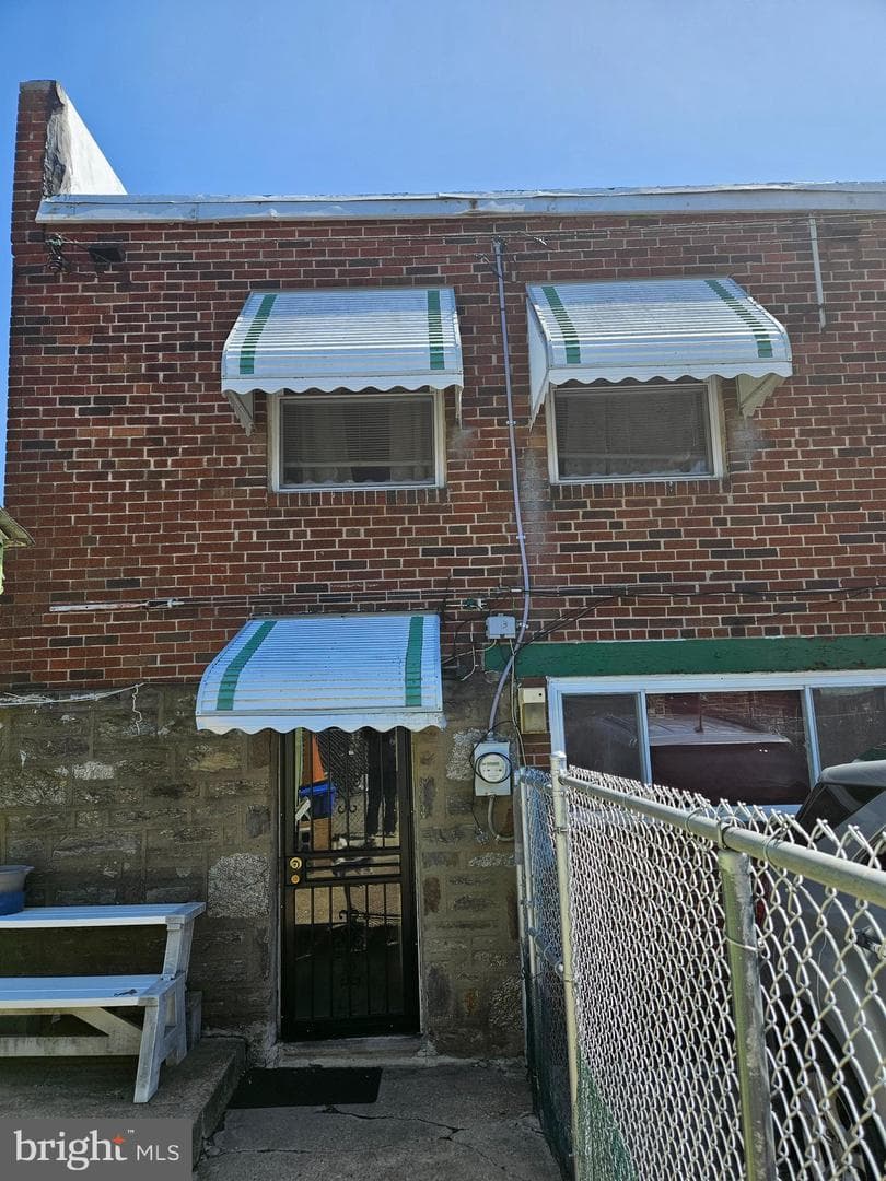 5819 Dickens Avenue photo 21