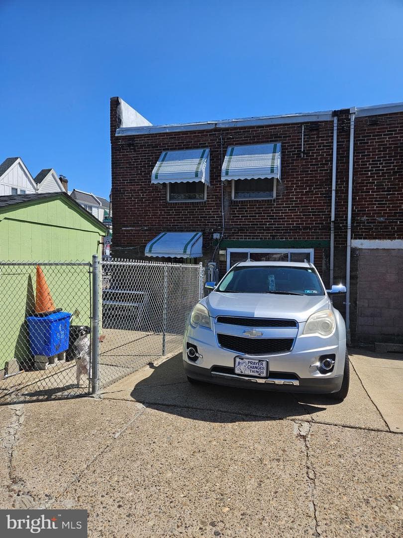 5819 Dickens Avenue photo 24