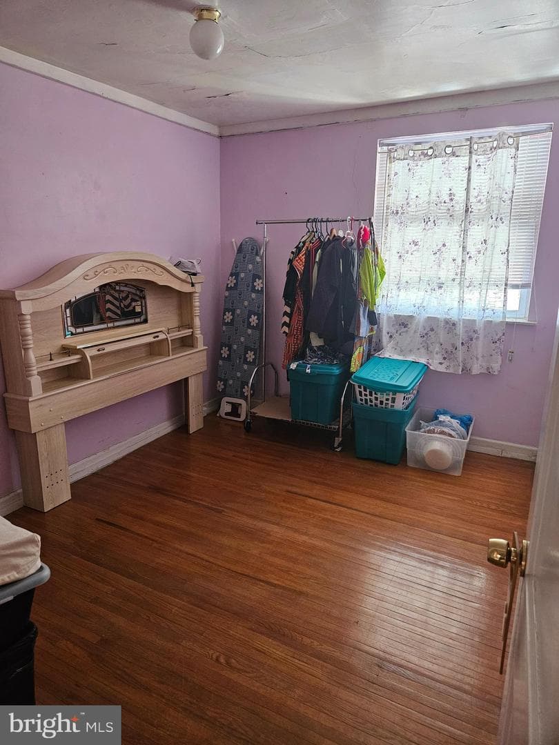5819 Dickens Avenue photo 7