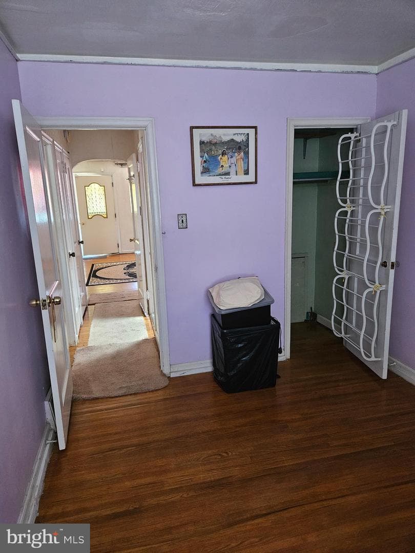 5819 Dickens Avenue photo 8