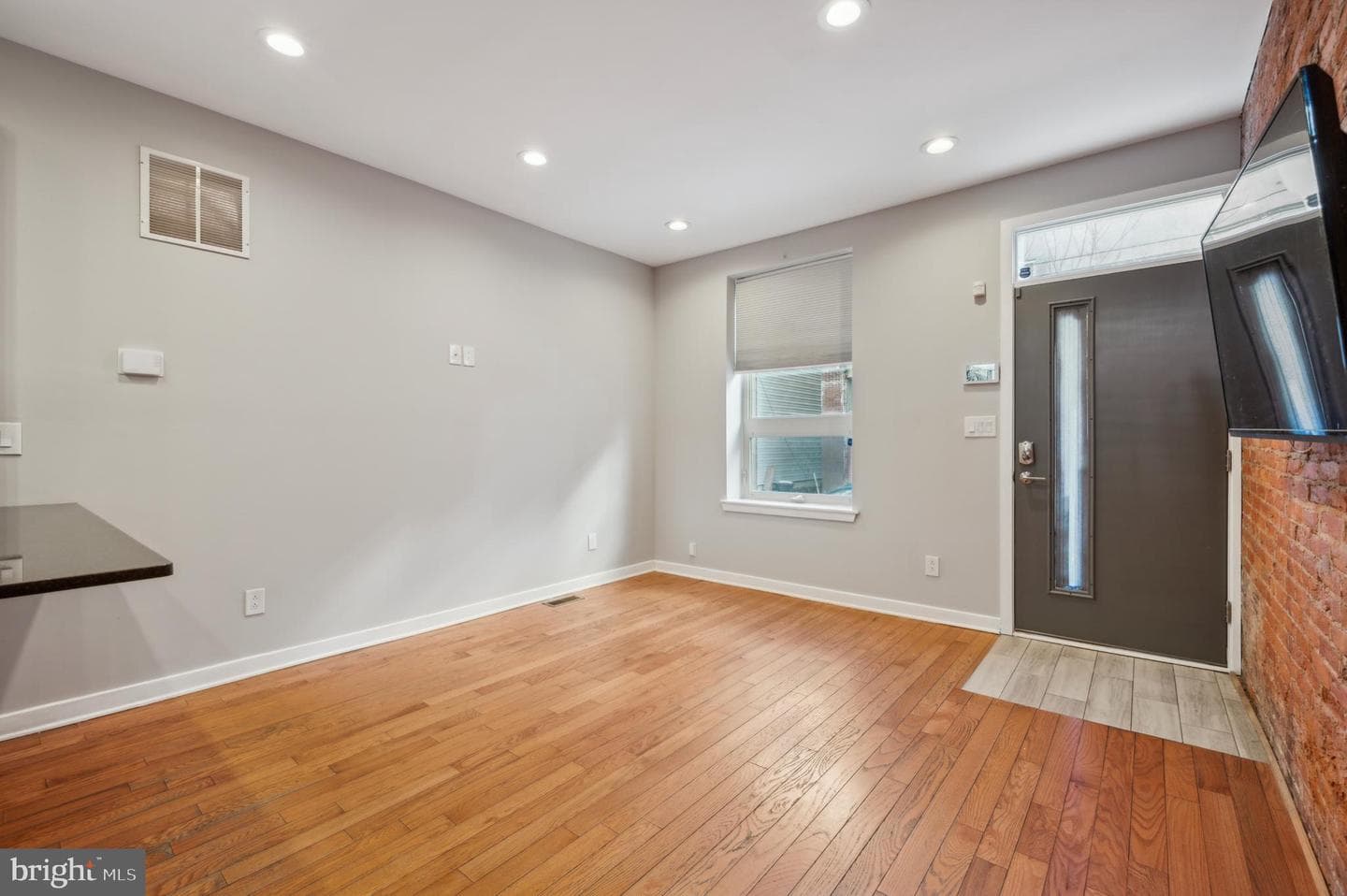 1552 N Marston Street photo 5