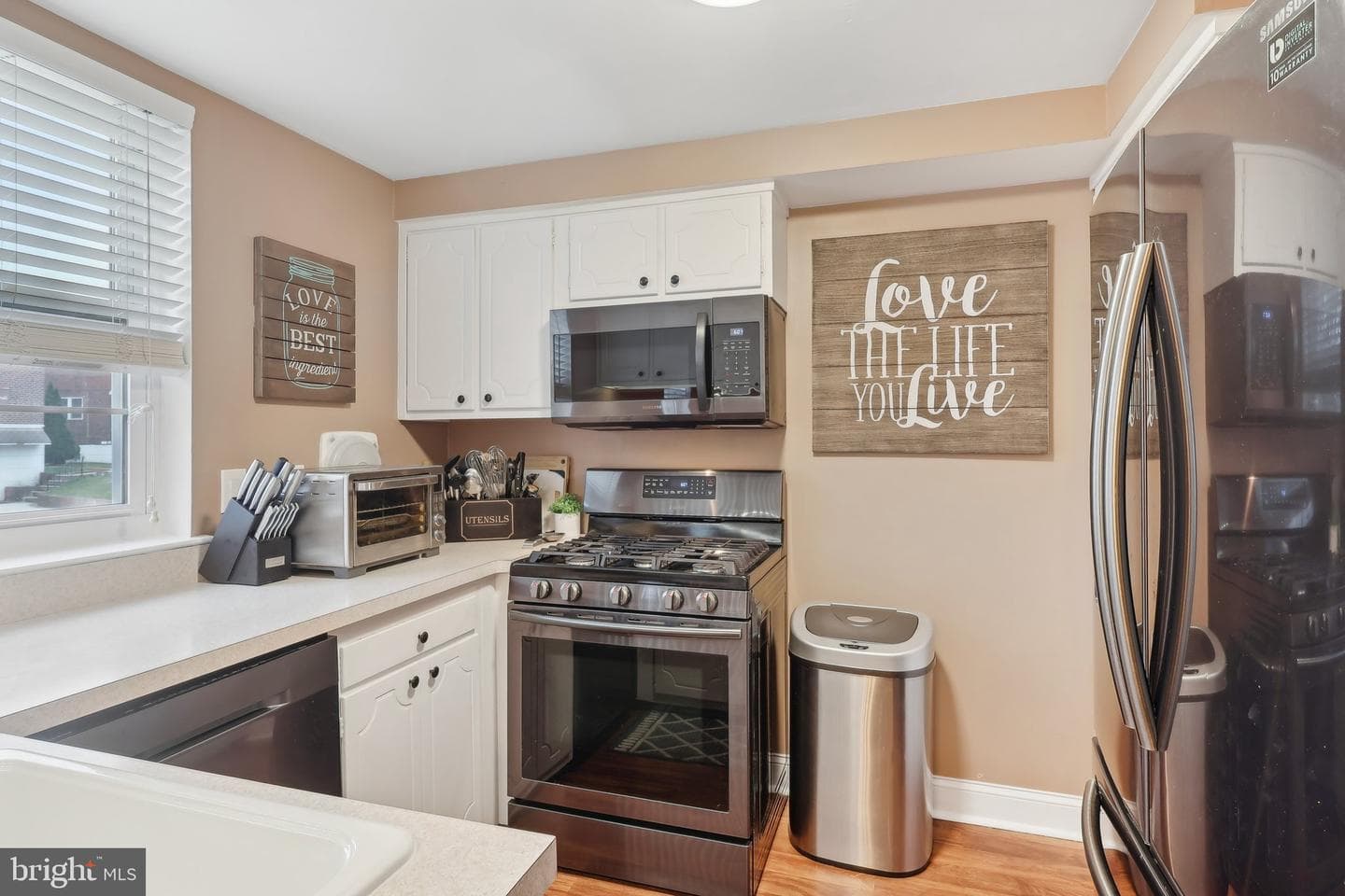 8926 Sylvia Lane photo 12