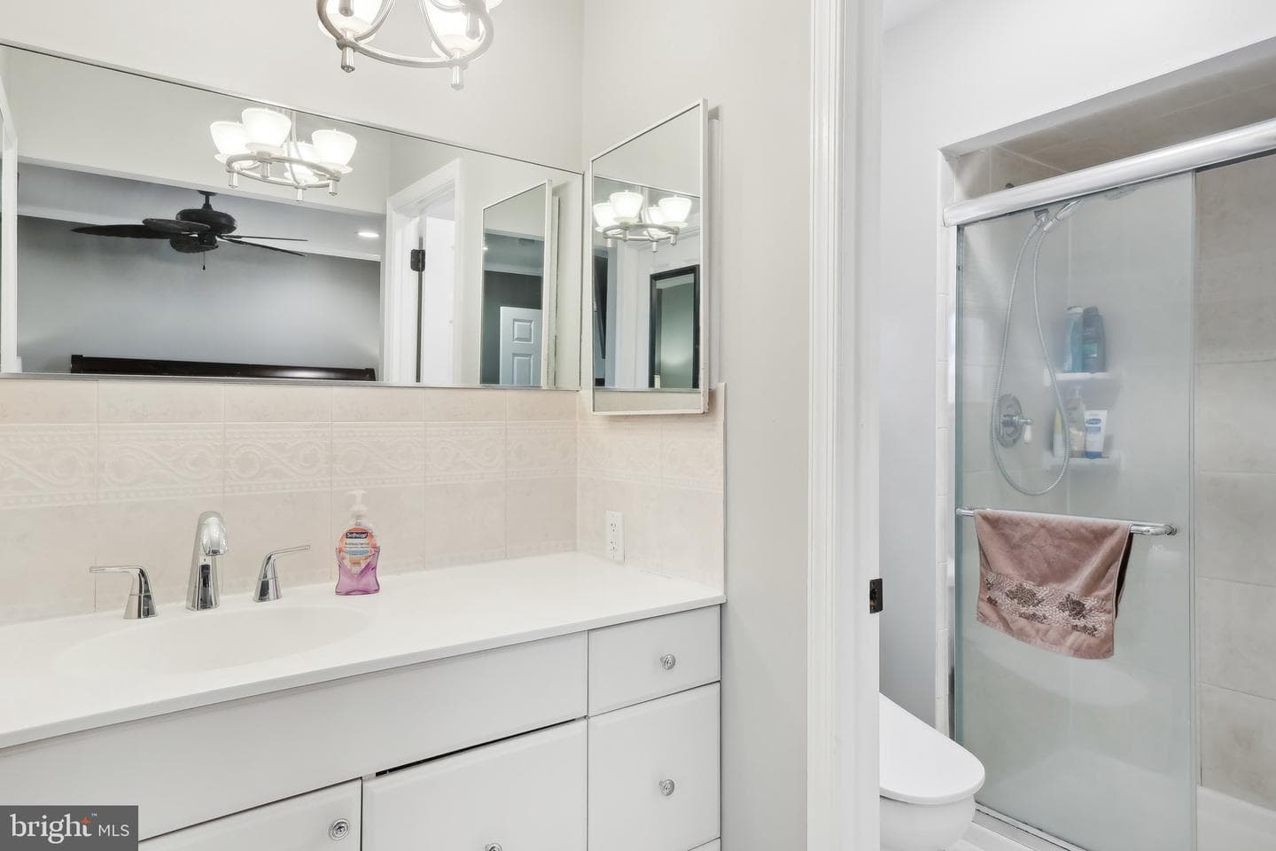 8926 Sylvia Lane photo 18