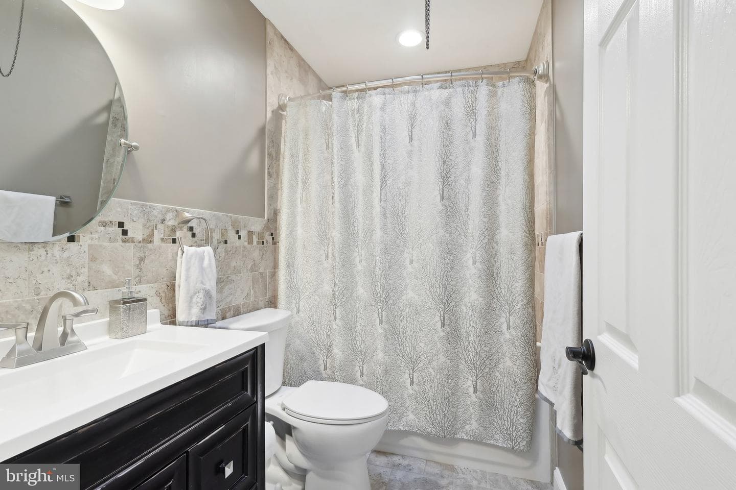 8926 Sylvia Lane photo 23