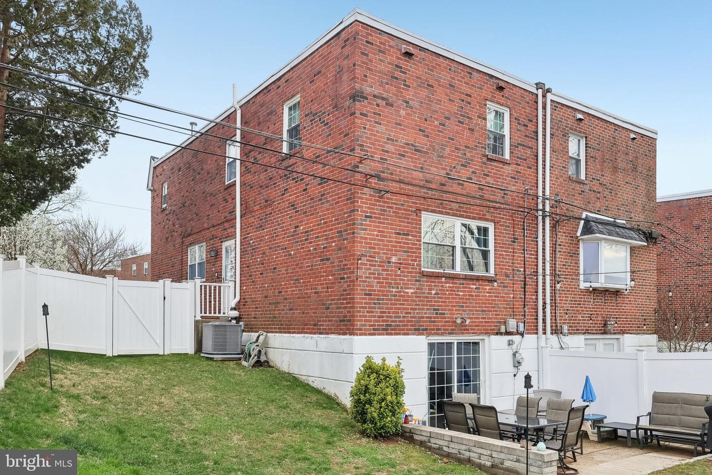8926 Sylvia Lane photo 32
