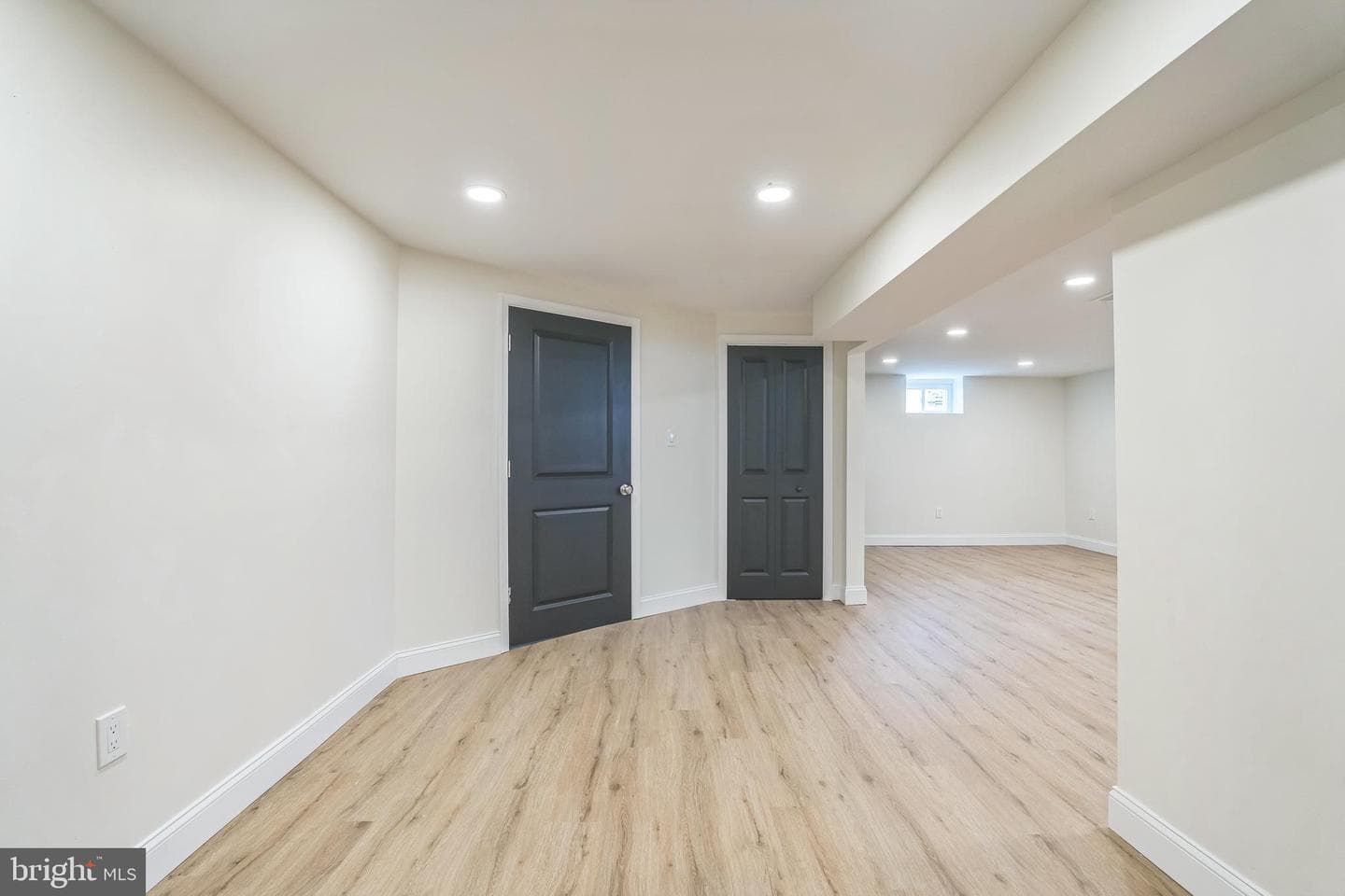 7527 Whitaker Avenue photo 22